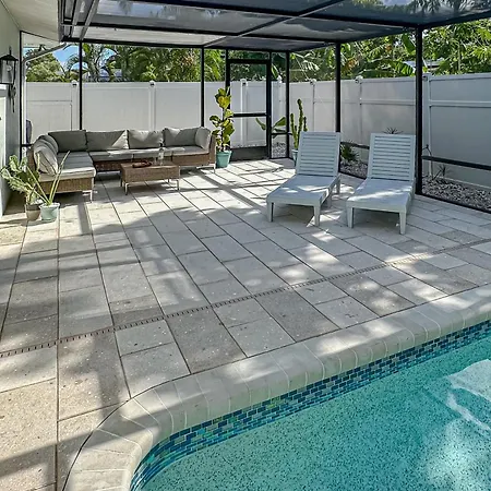 Lounging Palms Estate Villa